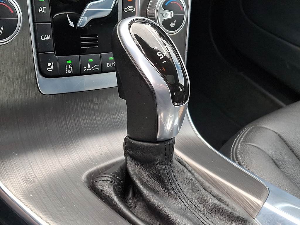 Thumbnail: 2015 Volvo S60 - 10