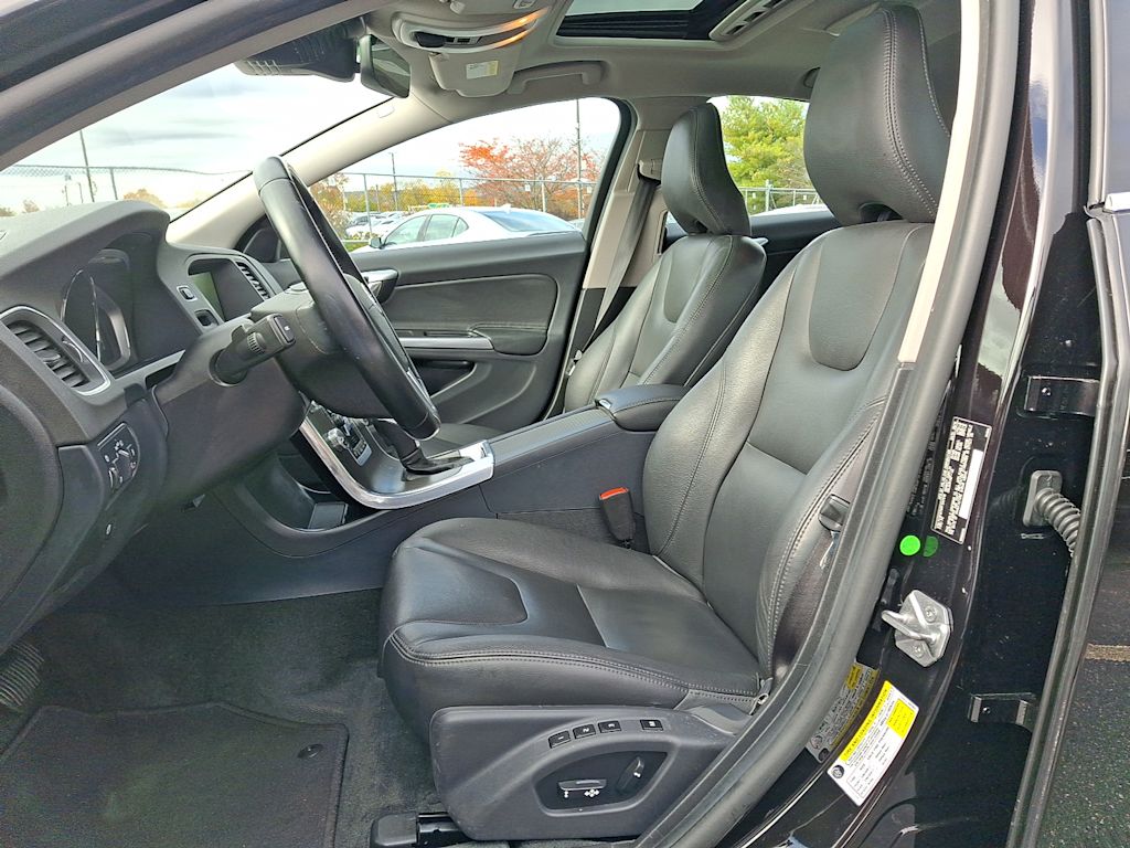 Thumbnail: 2015 Volvo S60 - 7