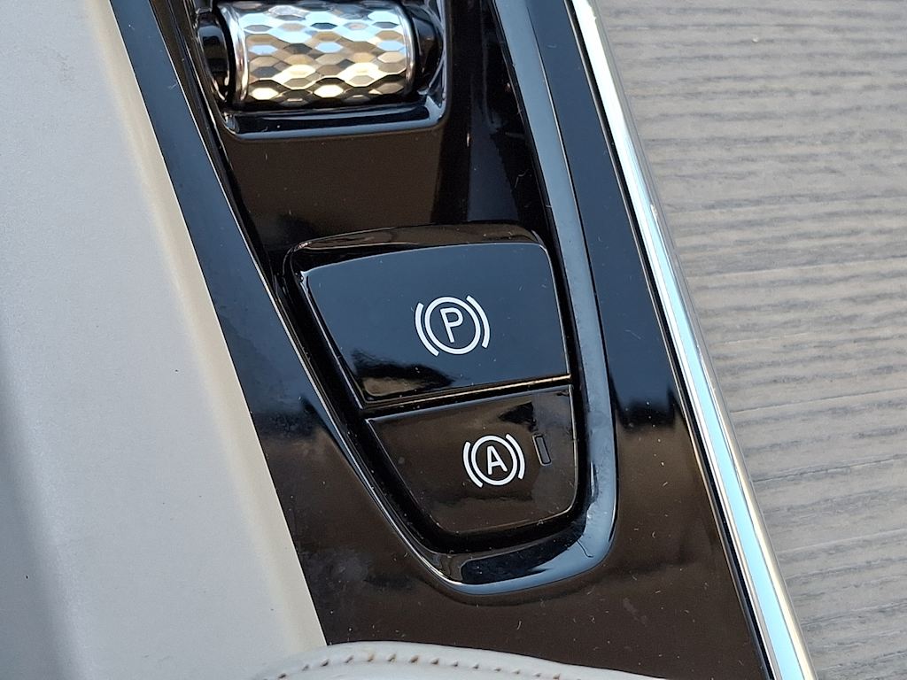 Thumbnail: 2020 Volvo XC60 - 24
