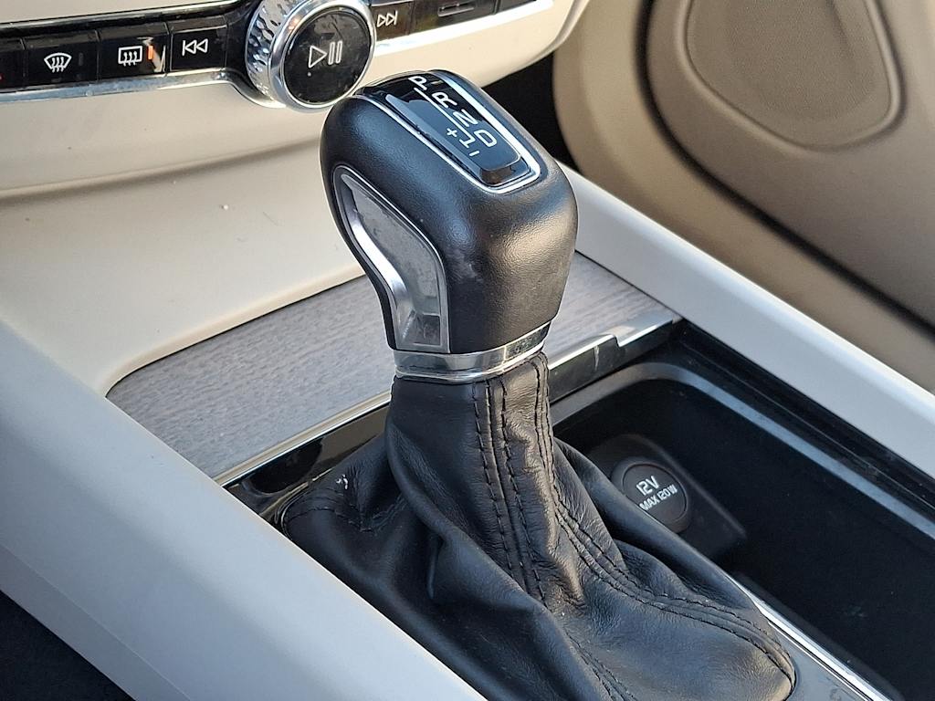 Thumbnail: 2020 Volvo XC60 - 10