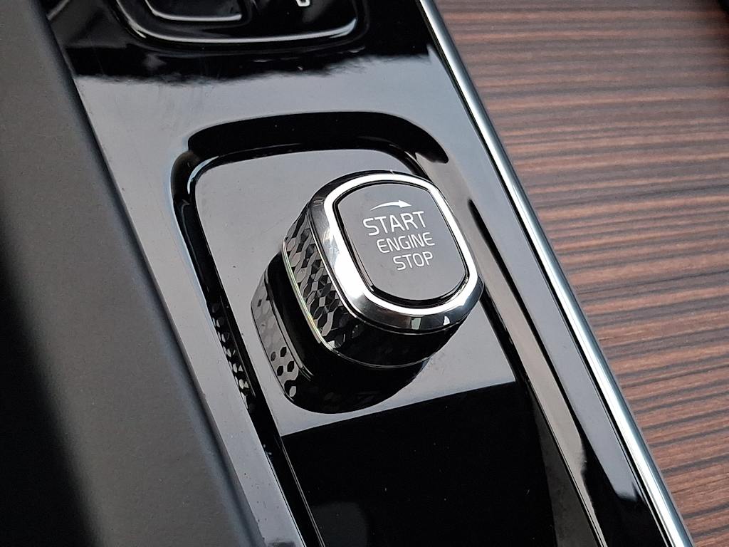 Thumbnail: 2023 Volvo XC60 - 22