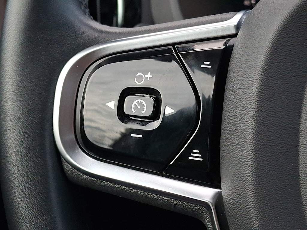 Thumbnail: 2023 Volvo XC60 - 20