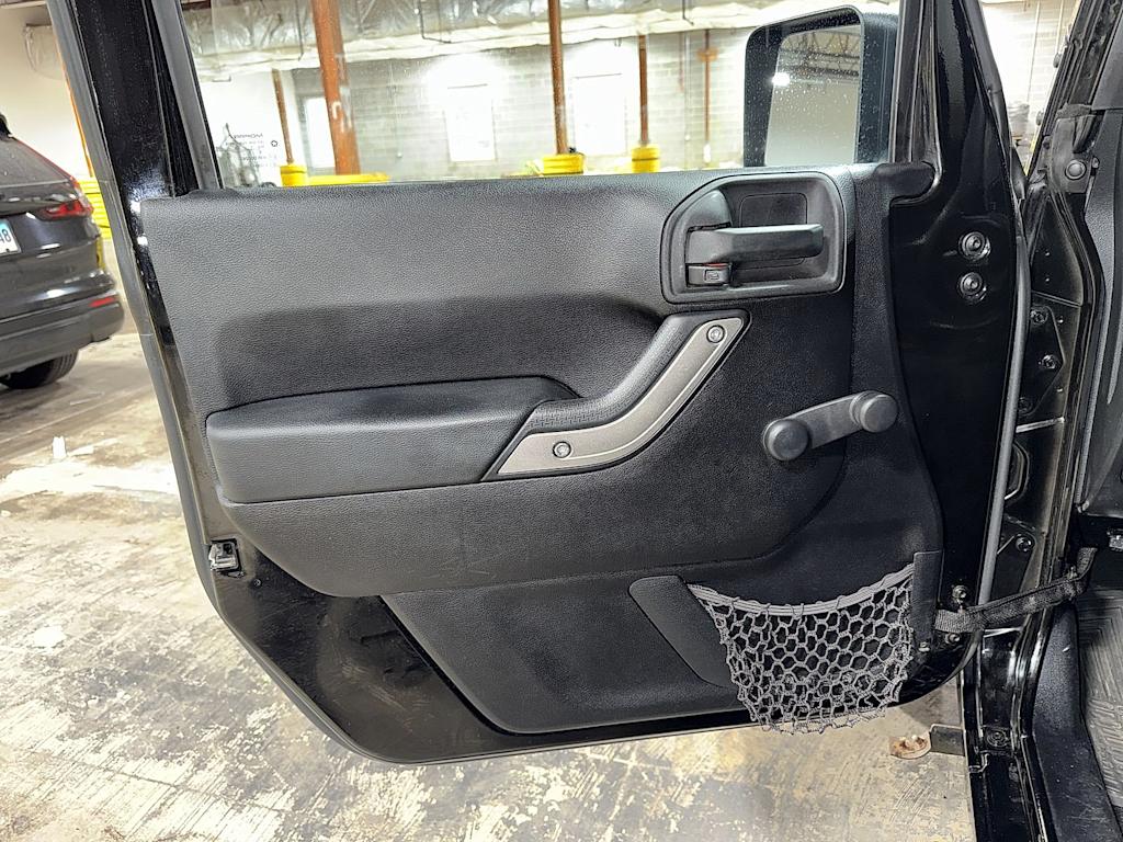 Thumbnail: 2012 Jeep Wrangler - 27