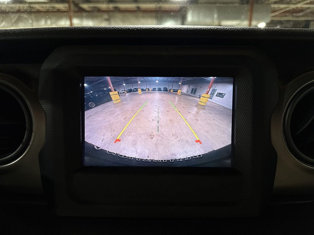 Thumbnail: 2021 Jeep Wrangler - 26