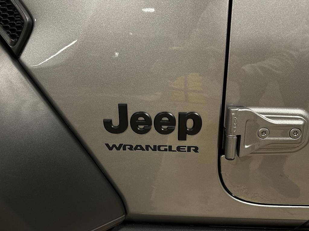 Thumbnail: 2021 Jeep Wrangler - 6
