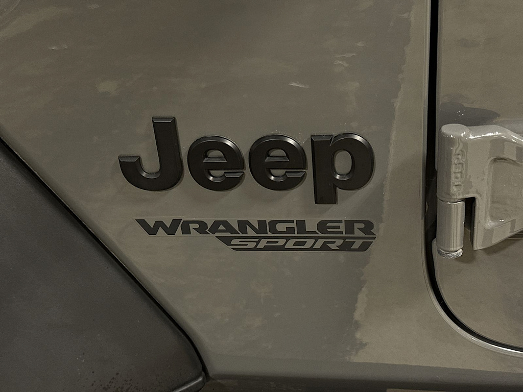 Thumbnail: 2021 Jeep Wrangler - 5