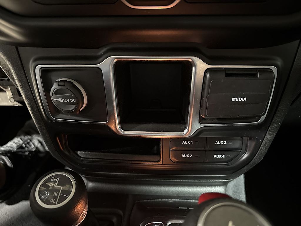 Thumbnail: 2021 Jeep Wrangler - 27
