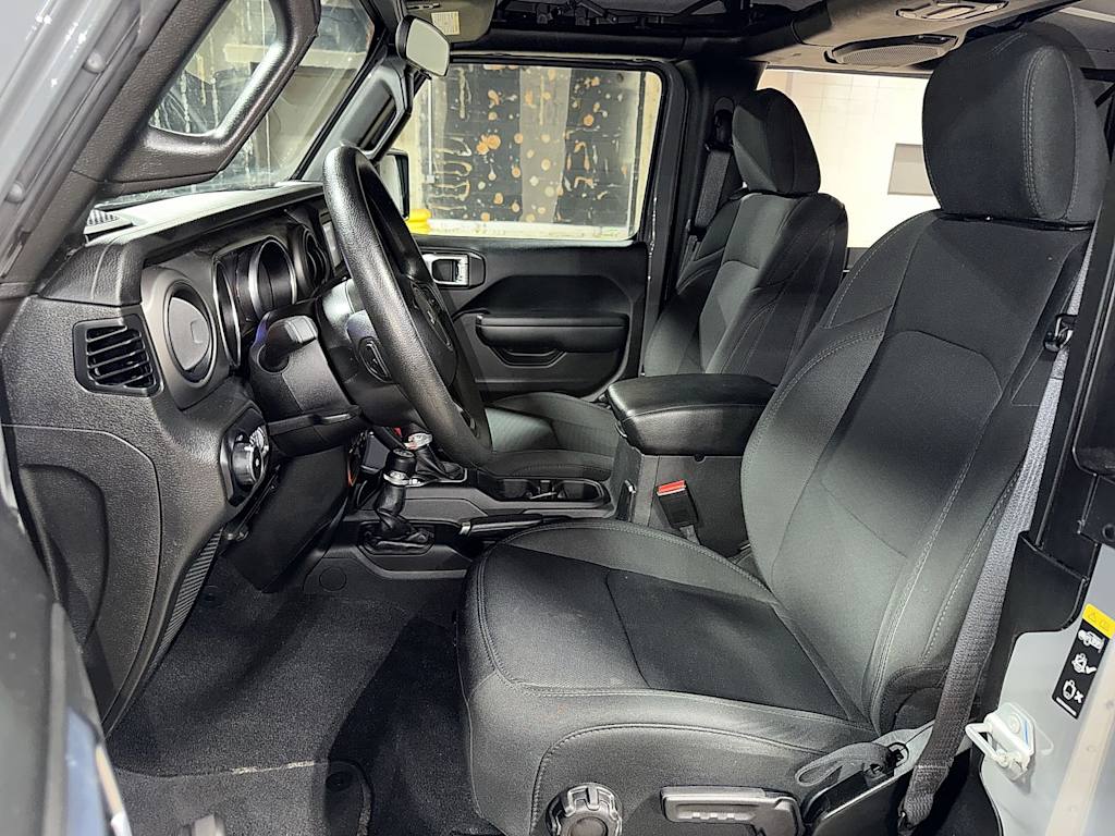 Thumbnail: 2021 Jeep Wrangler - 9