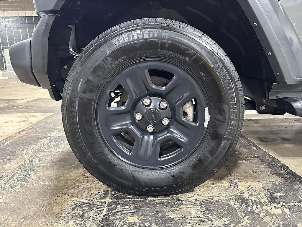 Thumbnail: 2021 Jeep Wrangler - 6