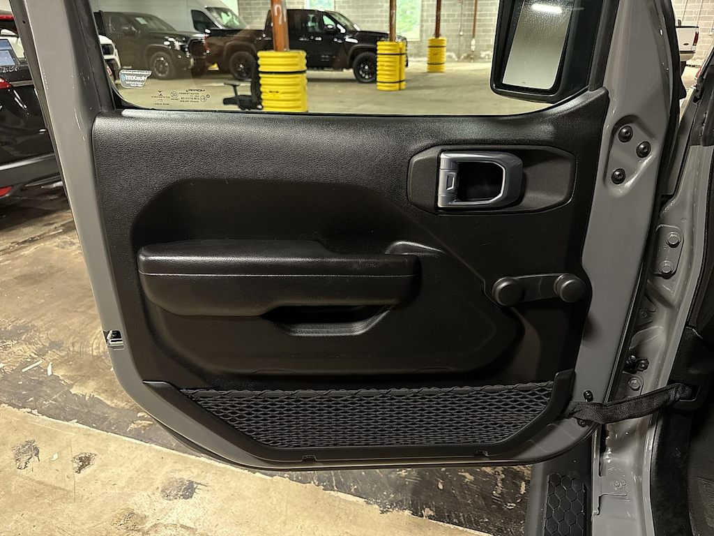 Thumbnail: 2021 Jeep Wrangler - 26