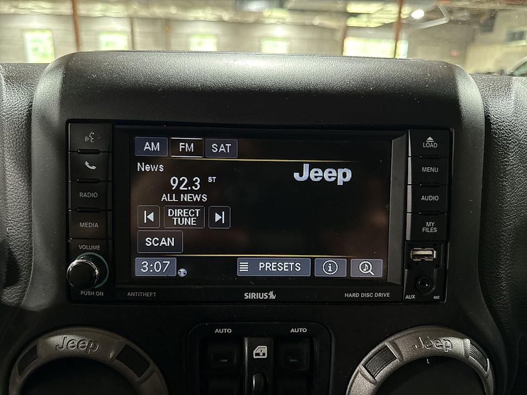 Thumbnail: 2017 Jeep Wrangler - 23