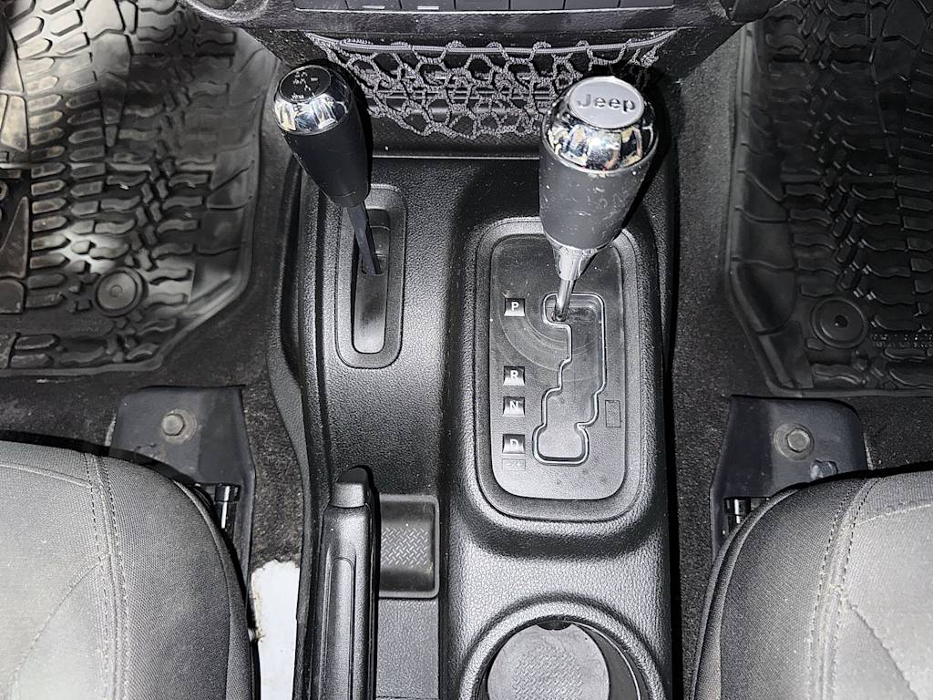 Thumbnail: 2017 Jeep Wrangler - 12