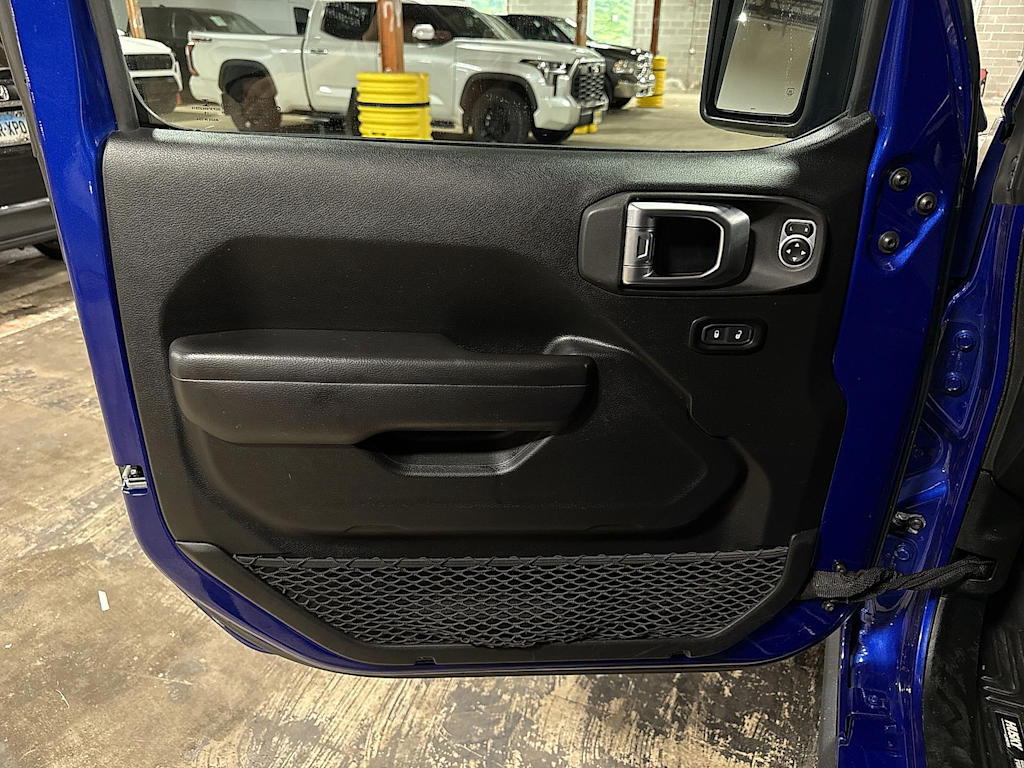 Thumbnail: 2020 Jeep Wrangler - 30