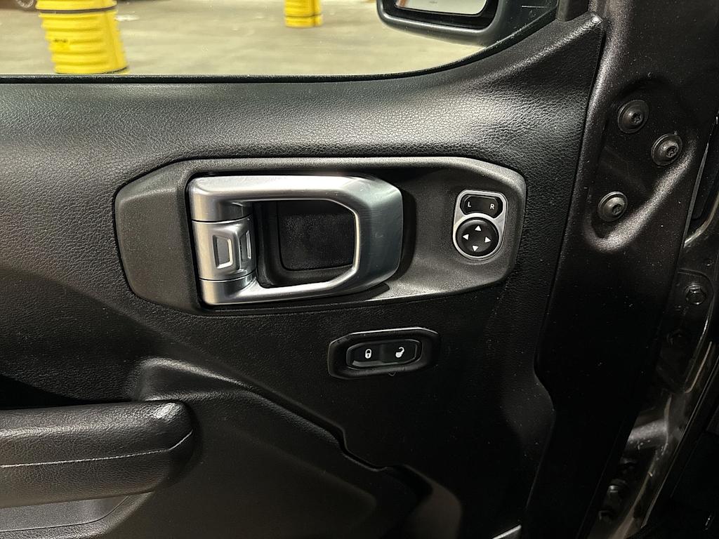 Thumbnail: 2018 Jeep Wrangler - 25