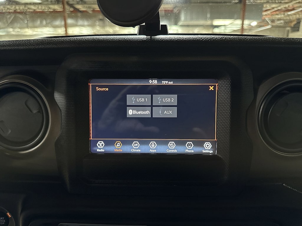 Thumbnail: 2018 Jeep Wrangler - 23