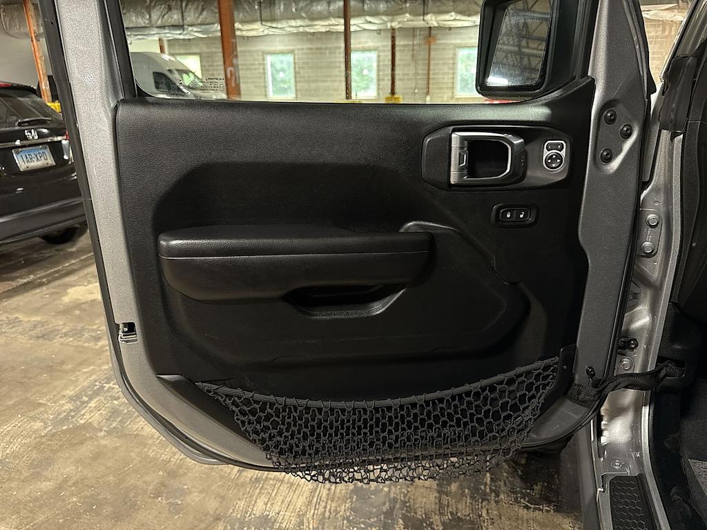 Thumbnail: 2018 Jeep Wrangler - 31