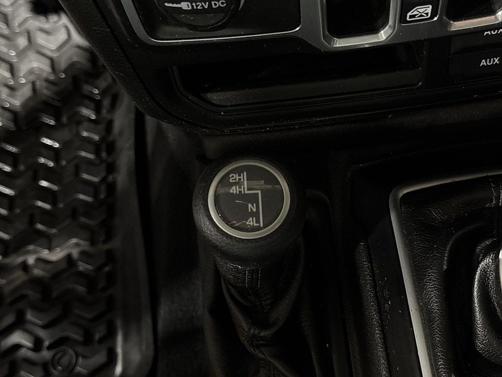 Thumbnail: 2018 Jeep Wrangler - 27