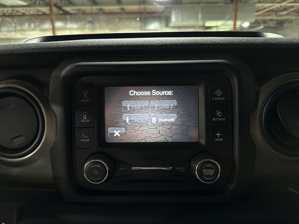 Thumbnail: 2018 Jeep Wrangler - 11