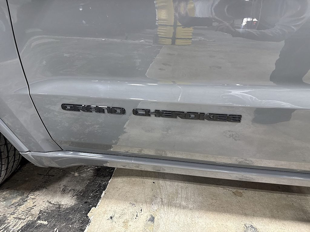 Thumbnail: 2021 Jeep Grand Cherokee - 6