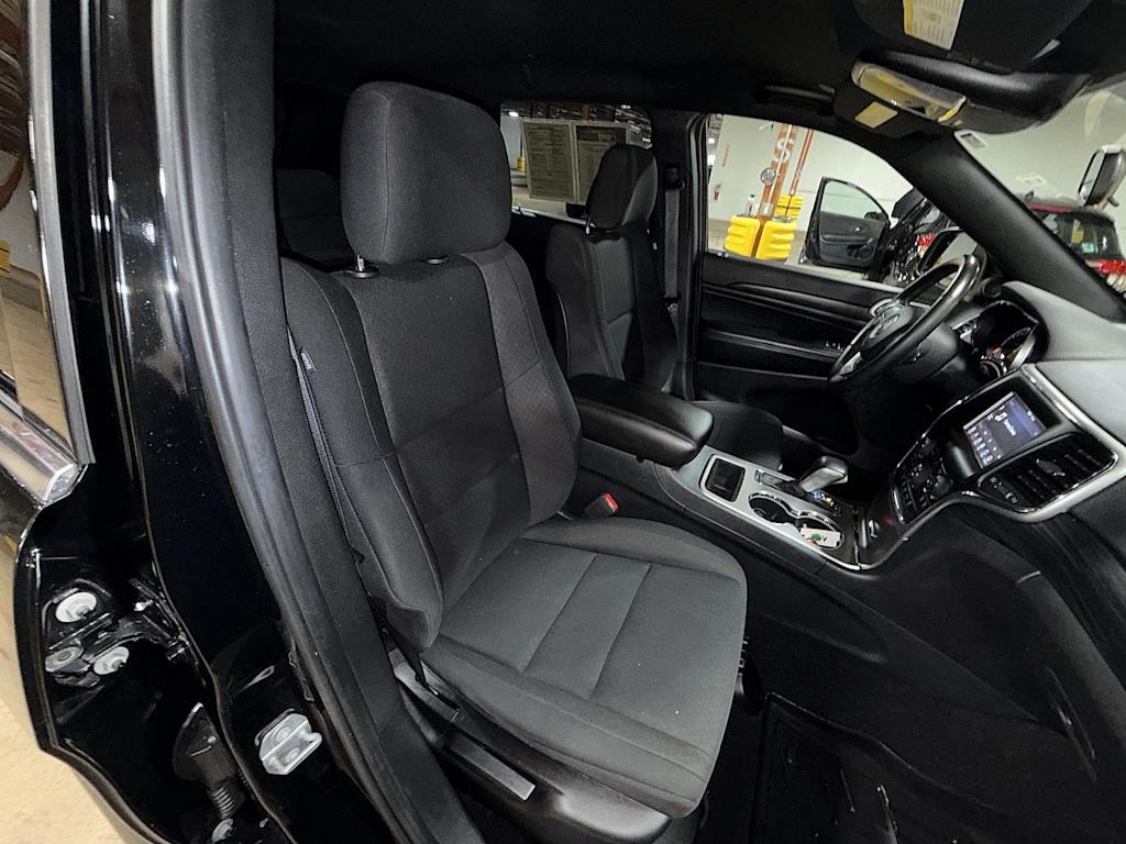 Thumbnail: 2019 Jeep Grand Cherokee - 10