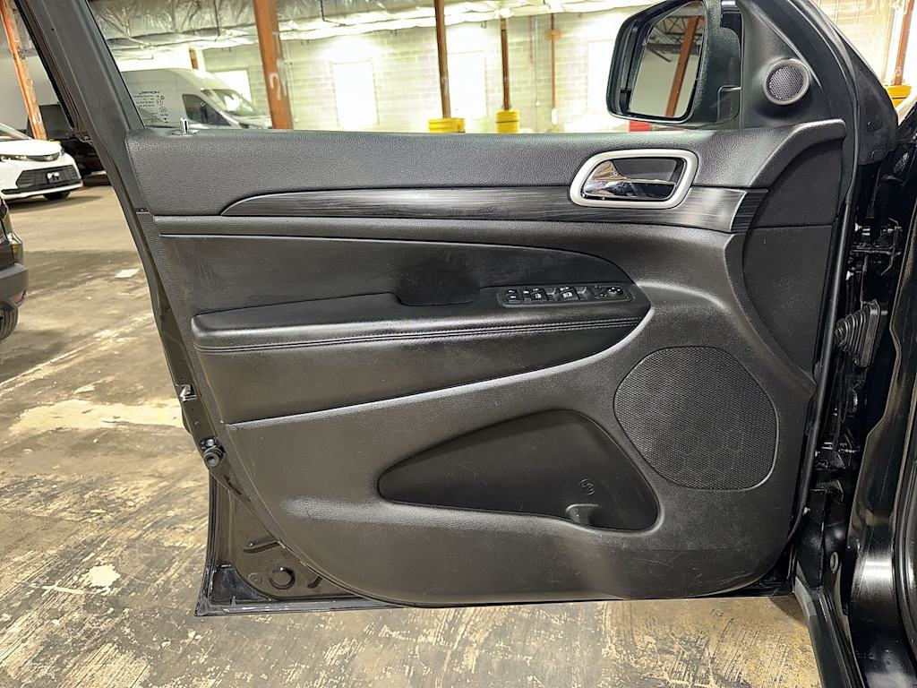 Thumbnail: 2019 Jeep Grand Cherokee - 31