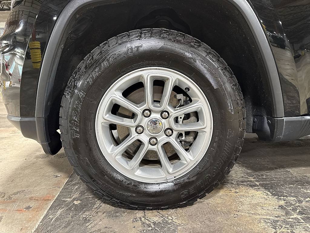 Thumbnail: 2019 Jeep Grand Cherokee - 6