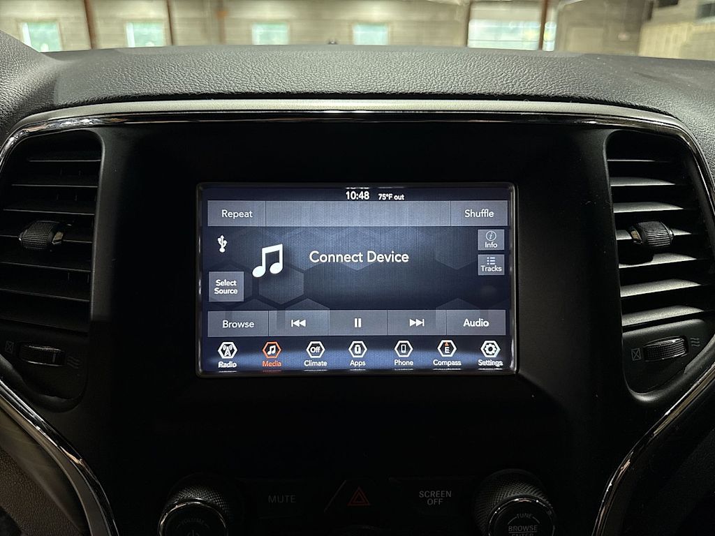 Thumbnail: 2019 Jeep Grand Cherokee - 24