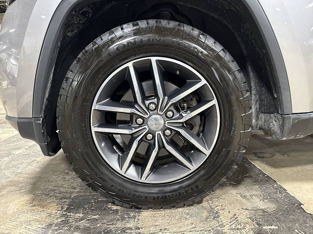 Thumbnail: 2017 Jeep Grand Cherokee - 7