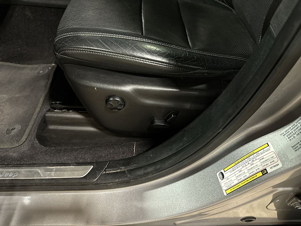 Thumbnail: 2017 Jeep Grand Cherokee - 26