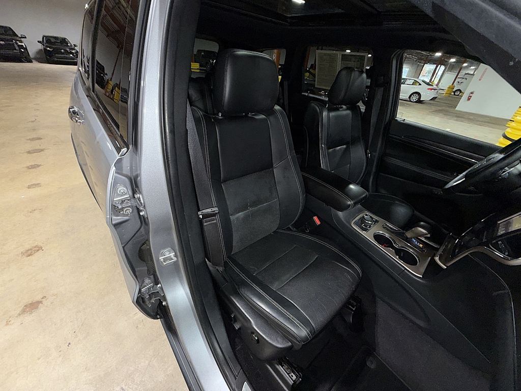 Thumbnail: 2017 Jeep Grand Cherokee - 10