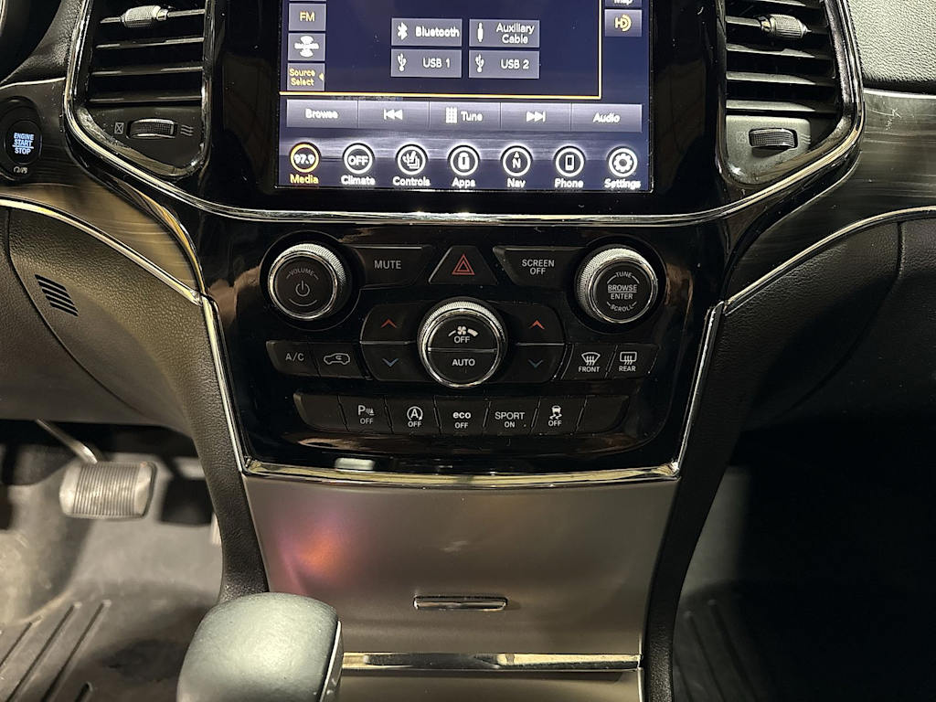 Thumbnail: 2019 Jeep Grand Cherokee - 25
