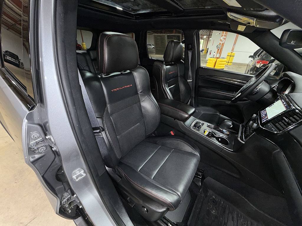Thumbnail: 2021 Jeep Grand Cherokee - 11