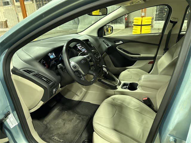 2012 Ford Focus SEL 28