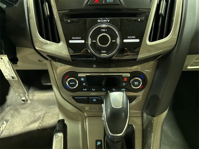 2012 Ford Focus SEL 23