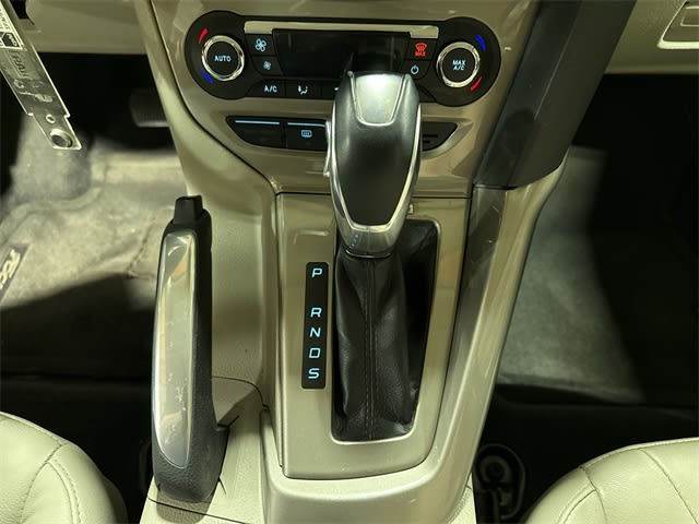 2012 Ford Focus SEL 13