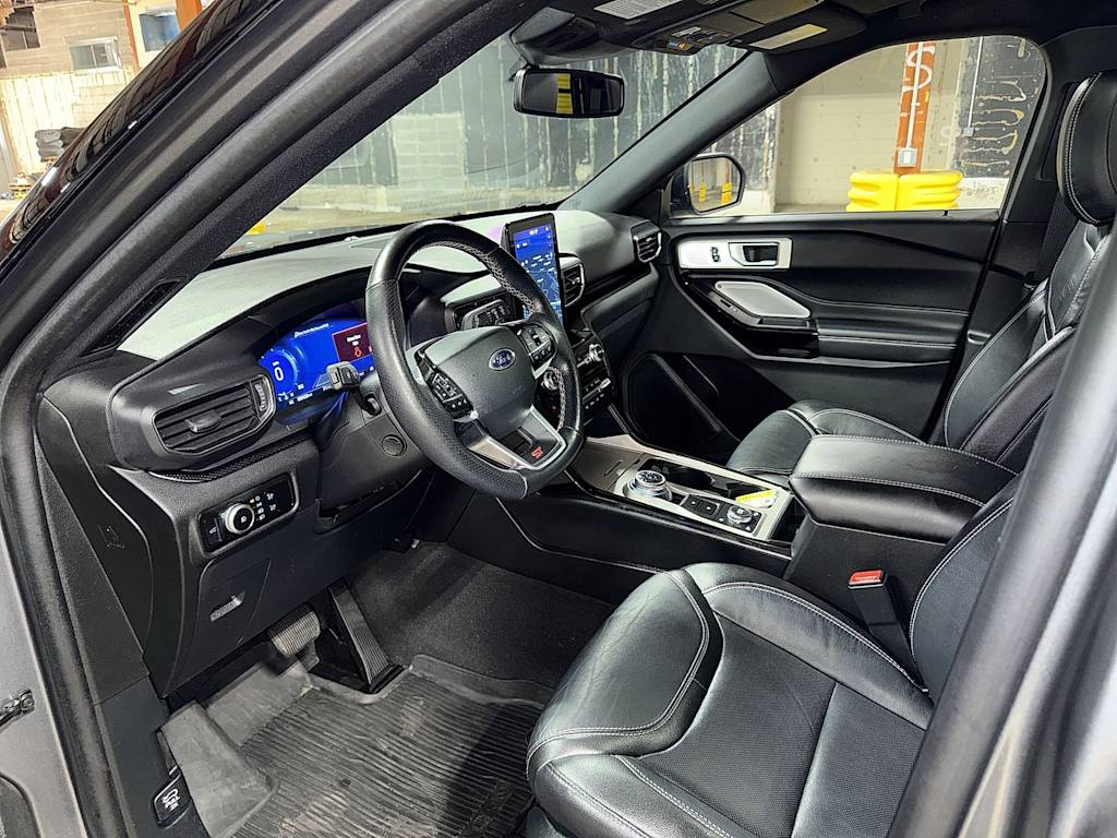 Thumbnail: 2023 Ford Explorer - 9
