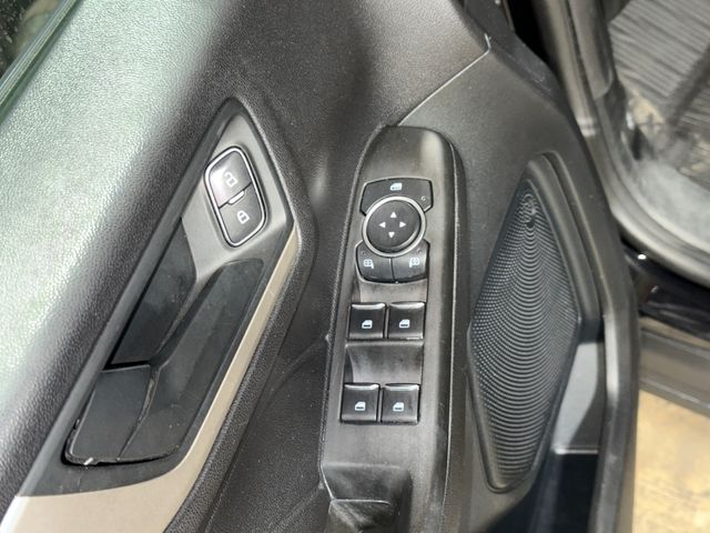 Thumbnail: 2021 Ford Escape - 23