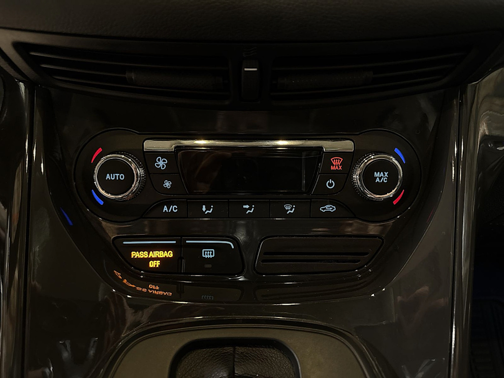Thumbnail: 2016 Ford Escape - 46