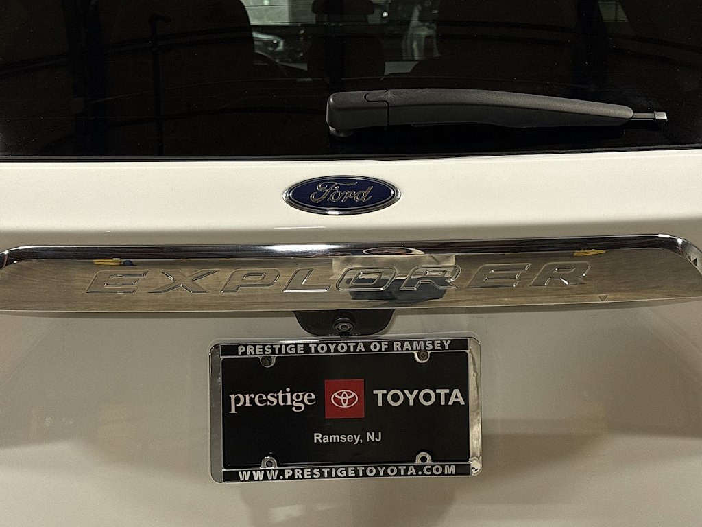 Thumbnail: 2021 Ford Explorer - 6