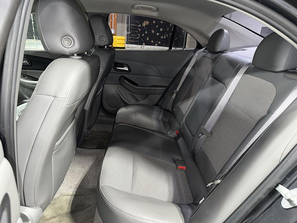 Thumbnail: 2015 Chevrolet Malibu - 9