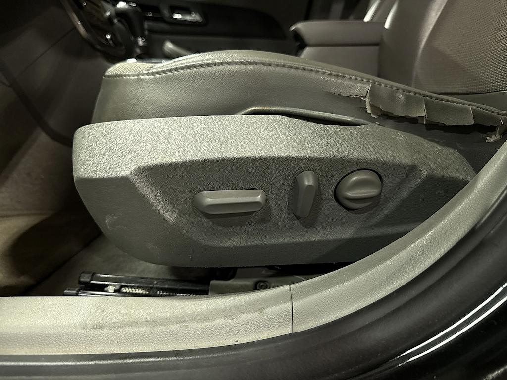 Thumbnail: 2015 Chevrolet Malibu - 23