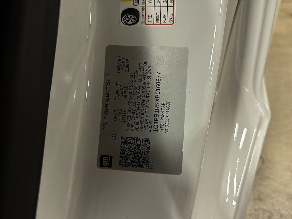 Thumbnail: 2023 Chevrolet Camaro - 15