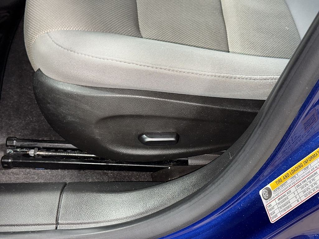 Thumbnail: 2012 Chevrolet Cruze - 25