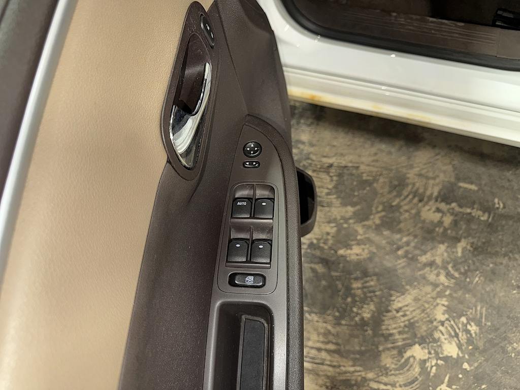 Thumbnail: 2010 Chevrolet Malibu - 25