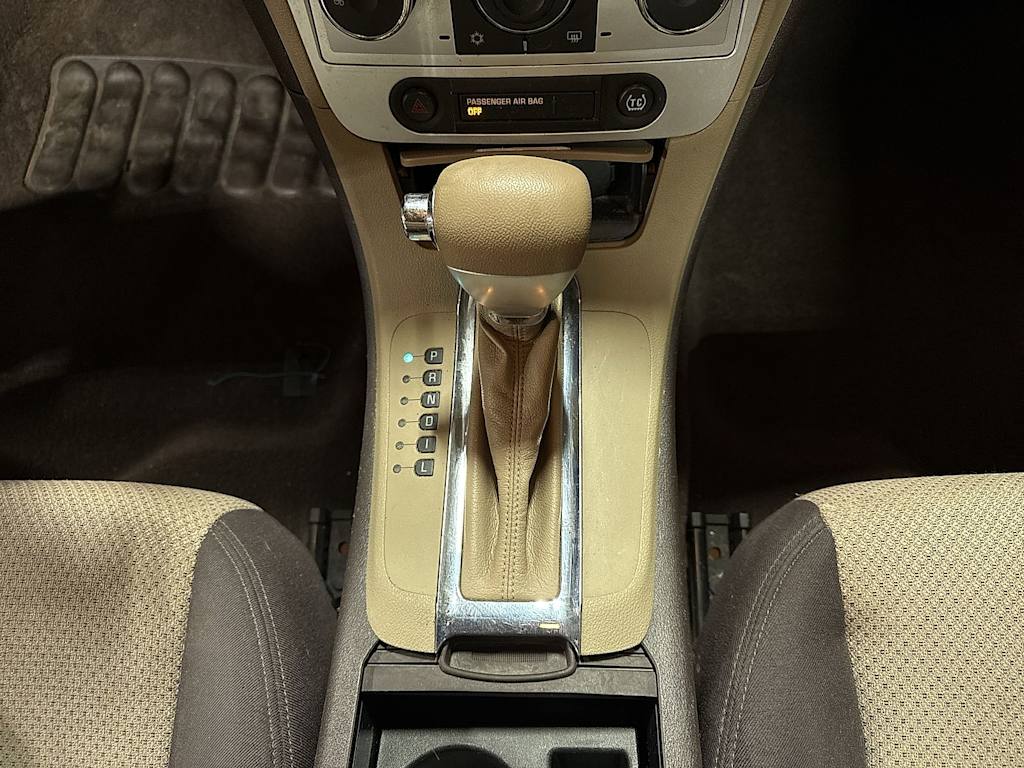 Thumbnail: 2010 Chevrolet Malibu - 12