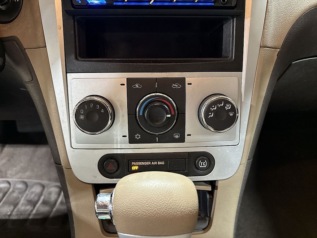 Thumbnail: 2010 Chevrolet Malibu - 24