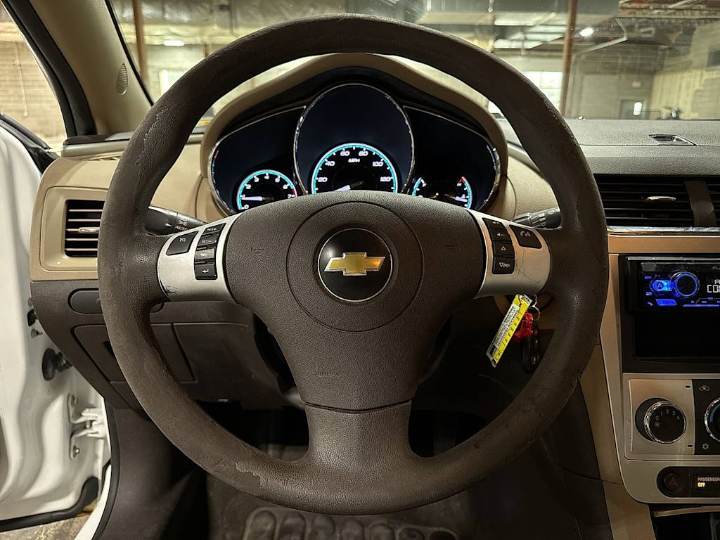 Thumbnail: 2010 Chevrolet Malibu - 2