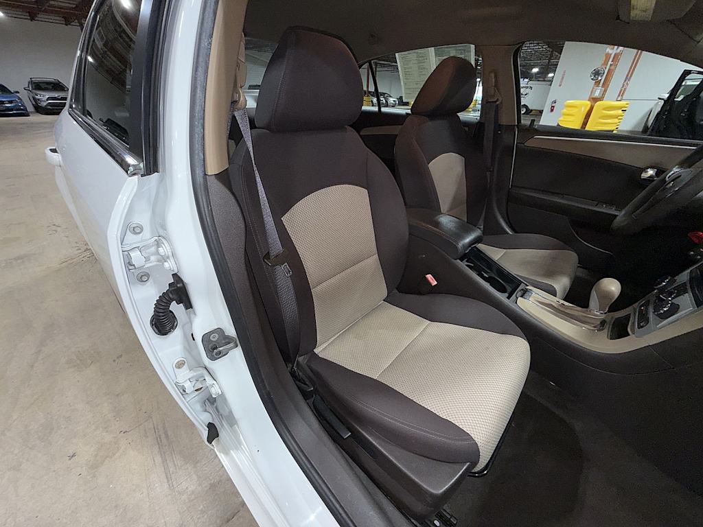 Thumbnail: 2010 Chevrolet Malibu - 9