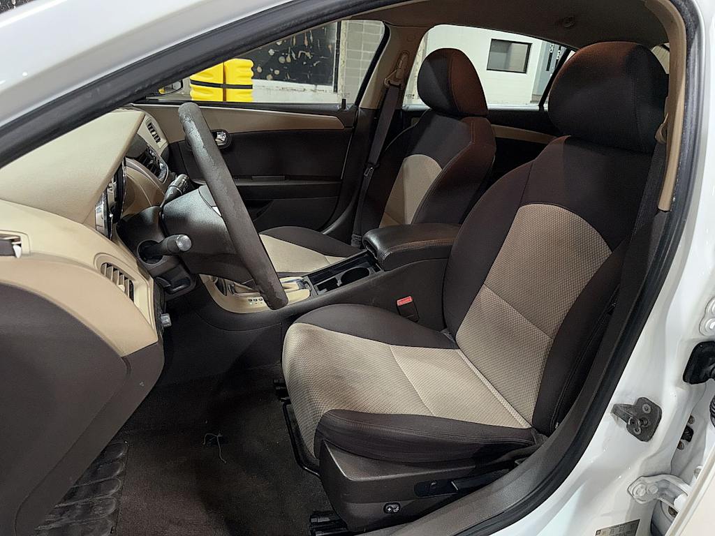 Thumbnail: 2010 Chevrolet Malibu - 8