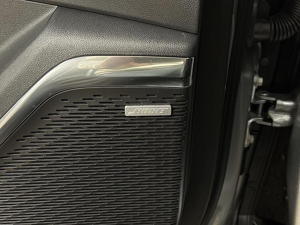 Thumbnail: 2025 GMC Acadia - 32